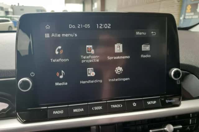 Kia Picanto (2023) thumbnail 24