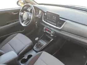 Kia Stonic (2023) thumbnail 16