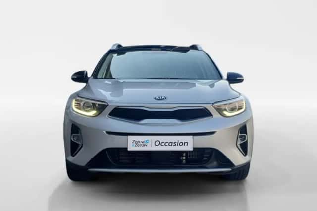 Kia Stonic (2021) thumbnail 2