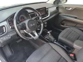 Kia Stonic (2021) thumbnail 16