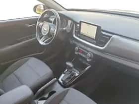 Kia Stonic (2021) thumbnail 17