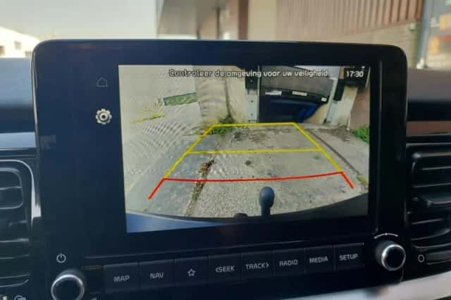 Kia Stonic (2021) thumbnail 28