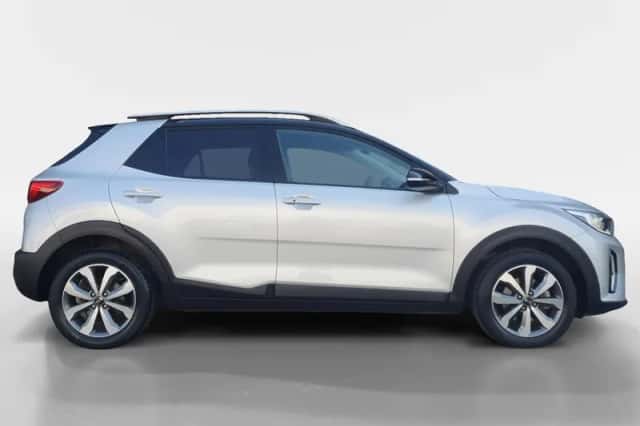 Kia Stonic (2021) thumbnail 4