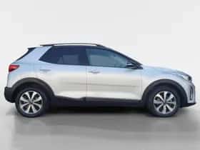 Kia Stonic (2021) thumbnail 4