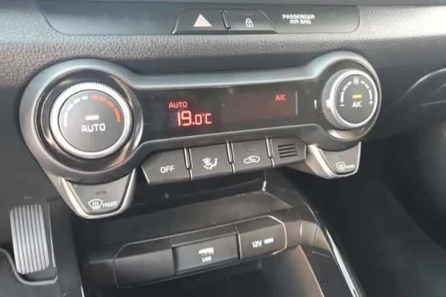 Kia Stonic (2021) thumbnail 31