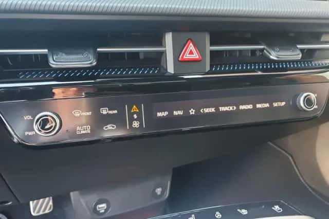 Kia EV6 (2024) thumbnail 33