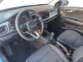 Kia Rio (2022) thumbnail 13