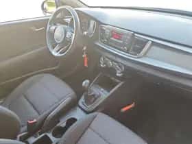 Kia Rio (2022) thumbnail 14