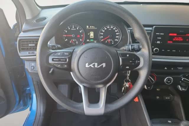 Kia Rio (2022) thumbnail 17