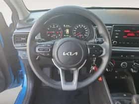 Kia Rio (2022) thumbnail 17