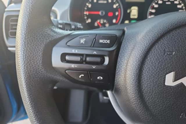 Kia Rio (2022) thumbnail 18
