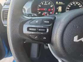 Kia Rio (2022) thumbnail 18