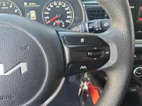 Kia Rio (2022) thumbnail 19