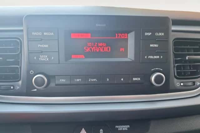 Kia Rio (2022) thumbnail 22