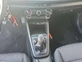 Kia Rio (2022) thumbnail 26