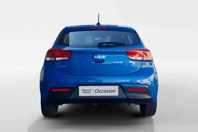 Kia Rio (2022) thumbnail 6