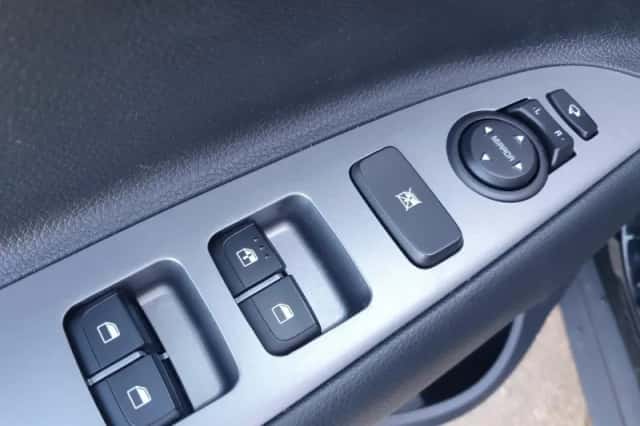 Kia Stonic (2025) thumbnail 28