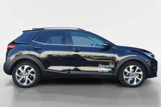 Kia Stonic (2025) thumbnail 4