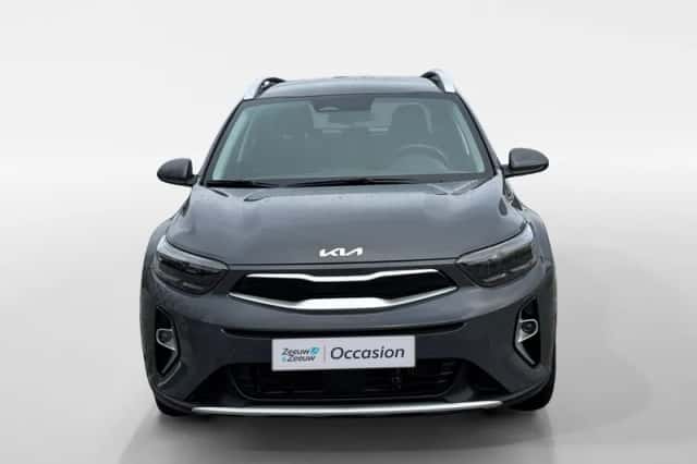 Kia Stonic (2023) thumbnail 2