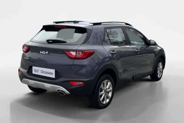 Kia Stonic (2023) thumbnail 3