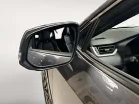 Toyota RAV4 (2023) thumbnail 8