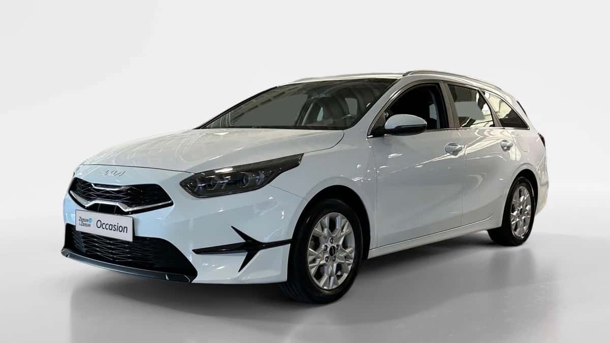 Kia Ceed Sportswagon (2022) — foto 1