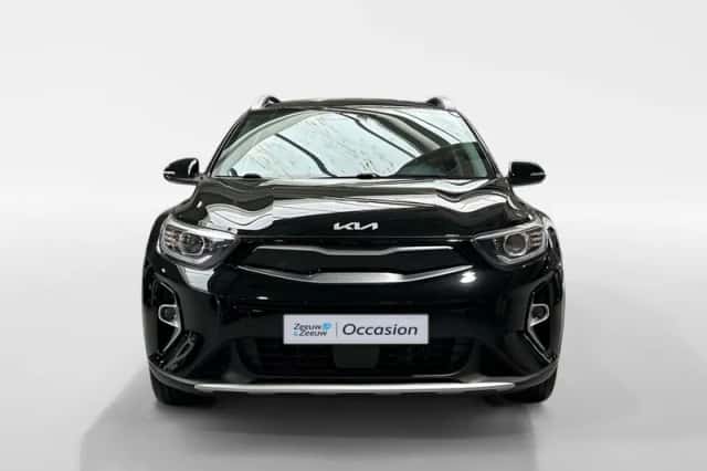Kia Stonic (2021) thumbnail 2