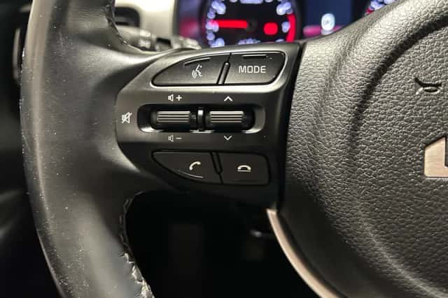 Kia Stonic (2021) thumbnail 15