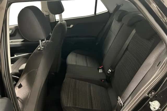Kia Stonic (2021) thumbnail 26