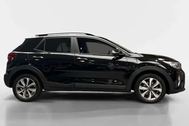 Kia Stonic (2021) thumbnail 4