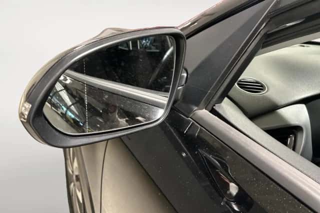 Kia Stonic (2021) thumbnail 9
