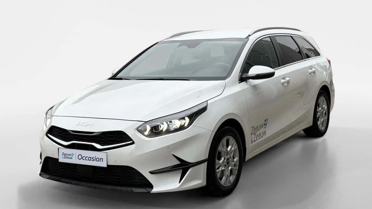 Kia Ceed Sportswagon (2024) — foto 1