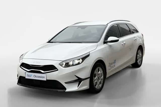 Kia Ceed Sportswagon (2024) thumbnail 2