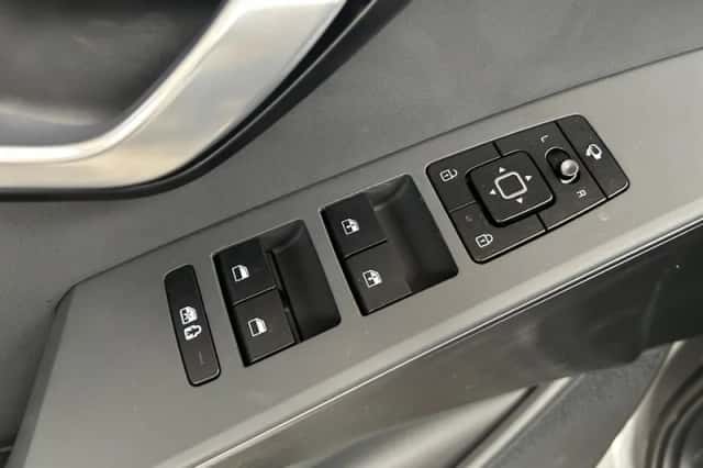 Kia Niro (2025) thumbnail 11