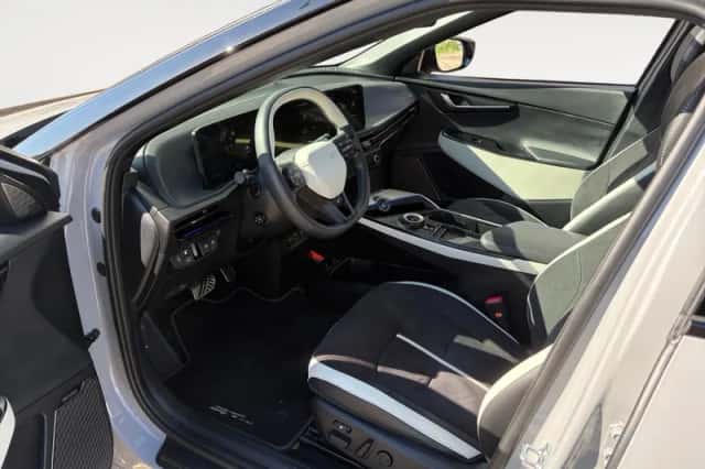 Kia EV6 (2024) thumbnail 11