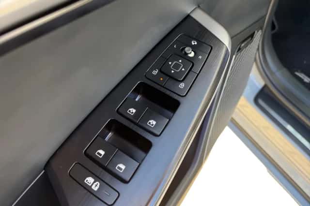 Kia EV6 (2024) thumbnail 15
