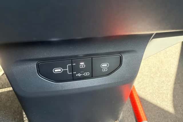 Kia EV6 (2024) thumbnail 38