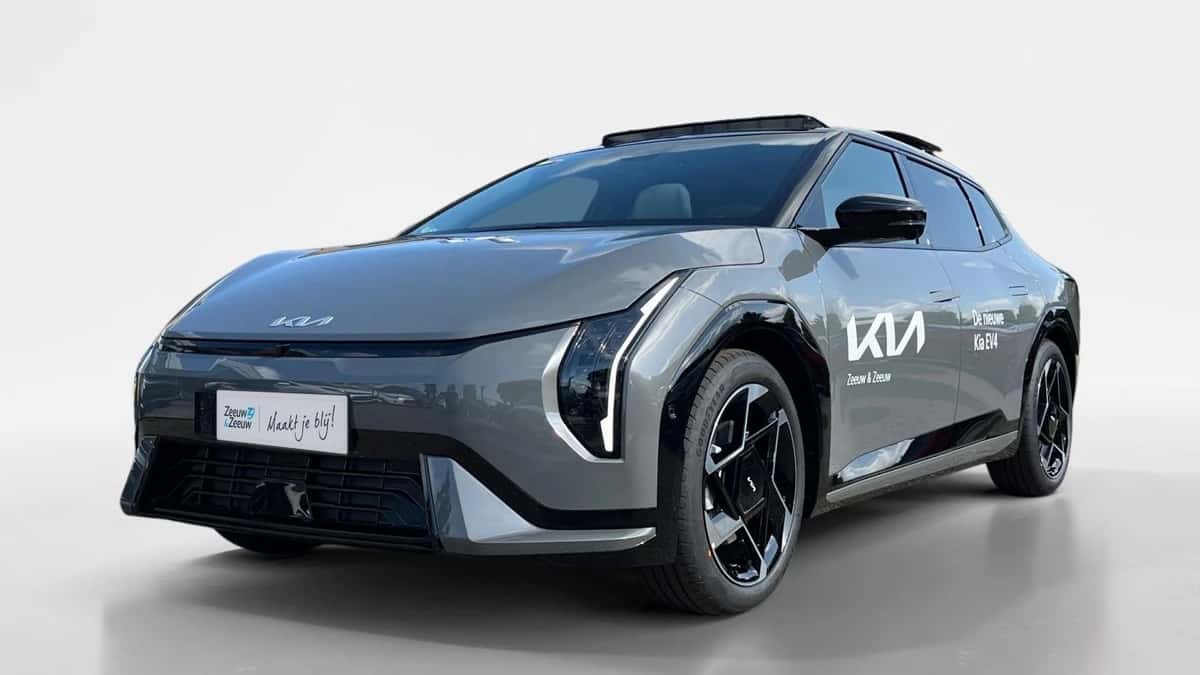 Kia EV4 (2026) — foto 1