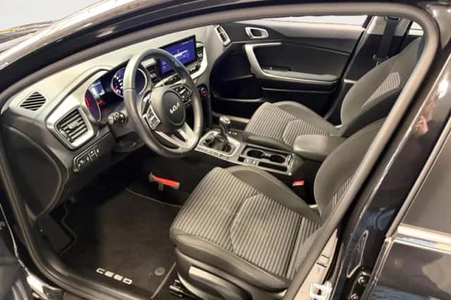 Kia Ceed Sportswagon (2024) thumbnail 21