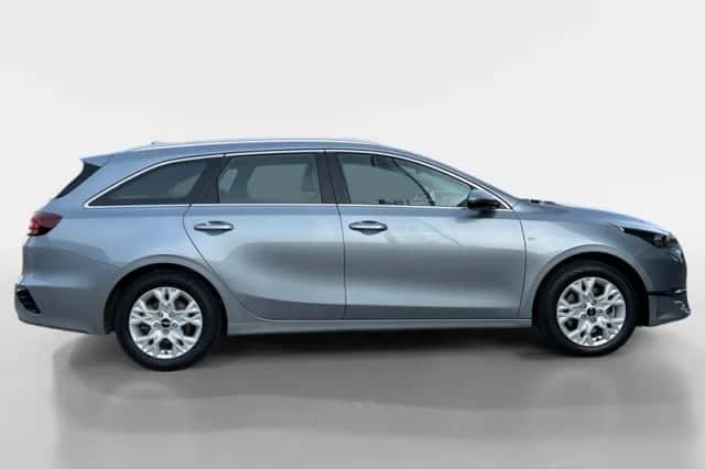Kia Ceed Sportswagon (2024) thumbnail 4