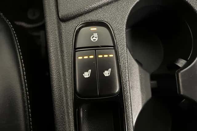Kia Niro (2017) thumbnail 25