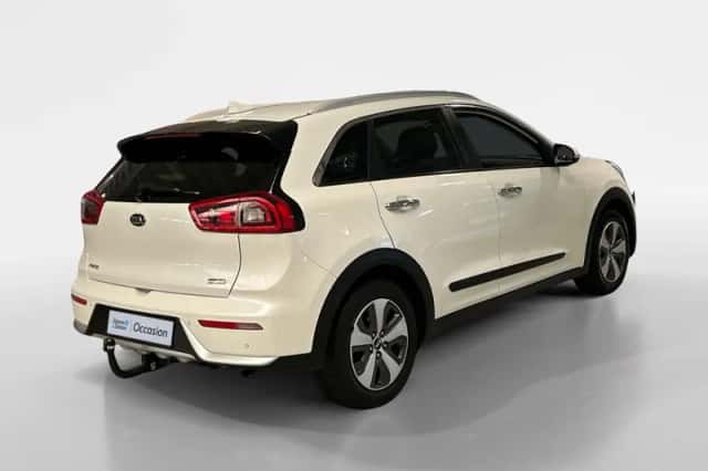 Kia Niro (2017) thumbnail 5