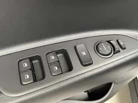 Kia Stonic (2021) thumbnail 11