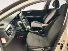 Kia Stonic (2021) thumbnail 17