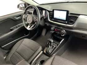 Kia Stonic (2021) thumbnail 23