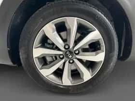 Kia Stonic (2021) thumbnail 8