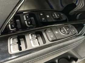 Kia Niro (2018) thumbnail 13