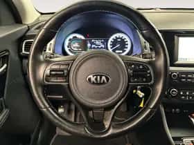 Kia Niro (2018) thumbnail 15