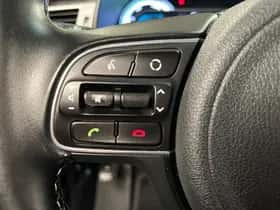 Kia Niro (2018) thumbnail 16