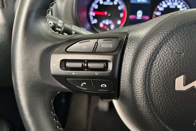 Kia Picanto (2022) thumbnail 15